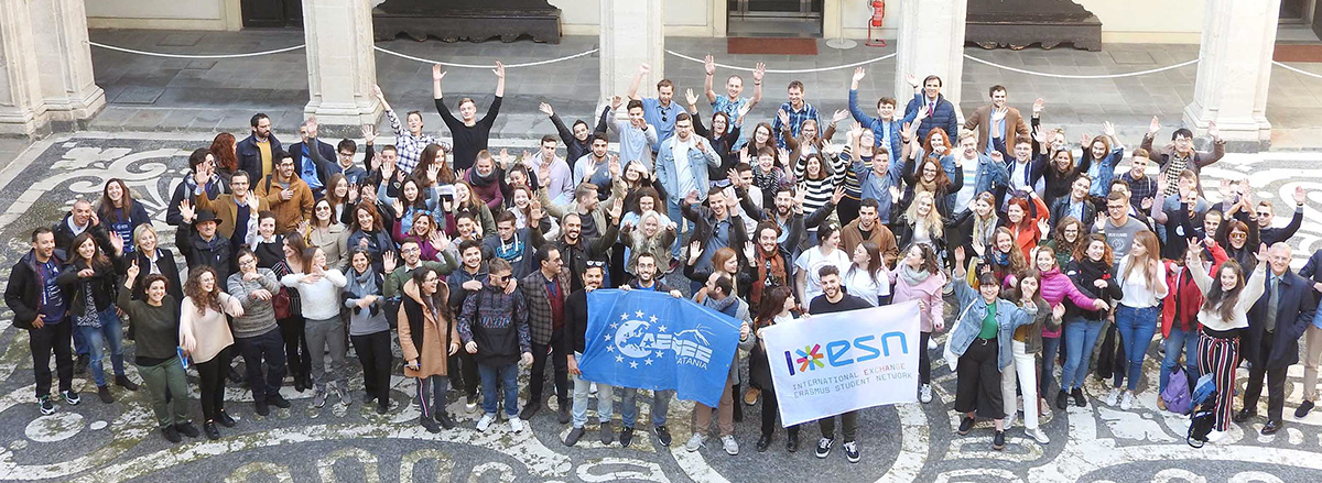 Studenti Erasmus nel cortile del Palazzo Centrale Unict 2019
