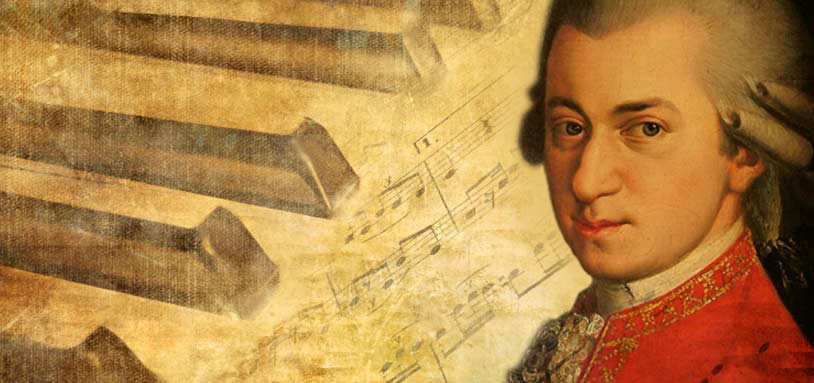 Fotomontaggio di Mozart con spartito e piano