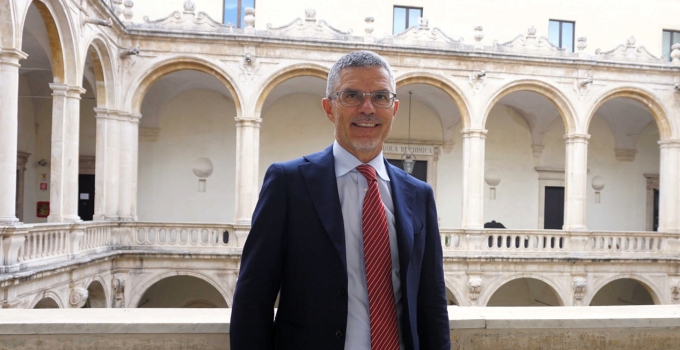 persona in piedi