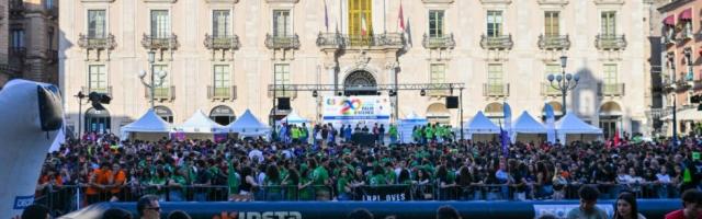 studenti in piazza università