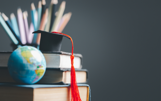 mappamondo libri matite